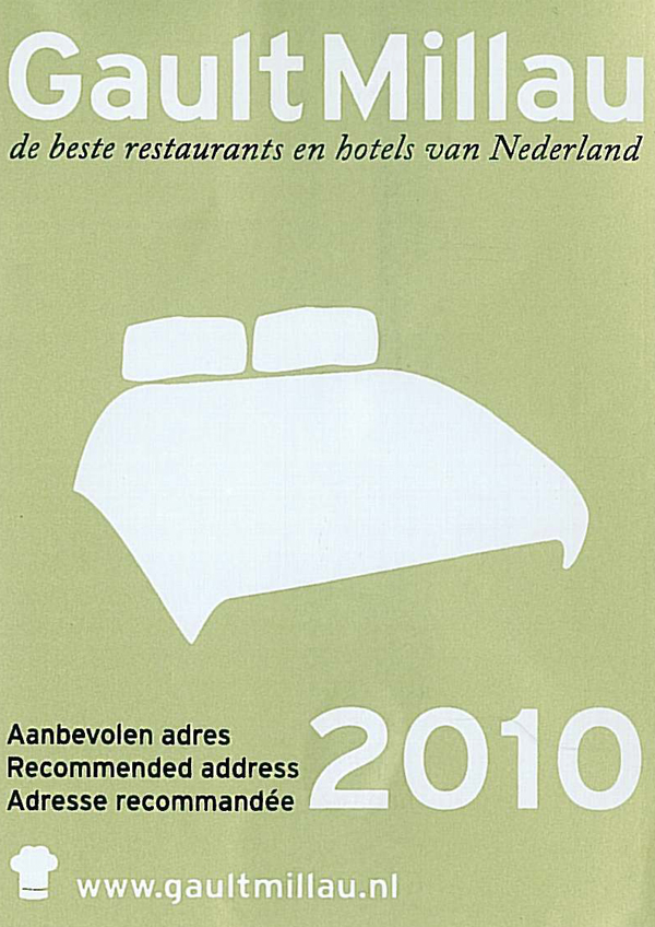 Gault-Millau-2010-sticker-for-Haagsche-Suites.jpg